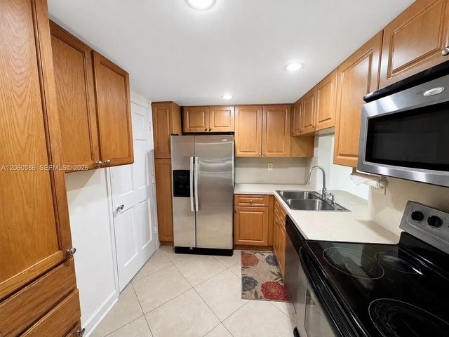 3 of 16 - 9651 Sw 77th Avenue #206e, Miami, FL