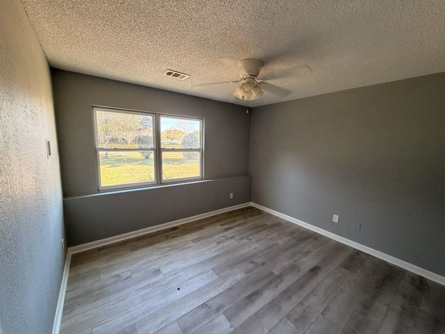 5 of 10 - 1902 Se Gena Road, Port St. Lucie, FL