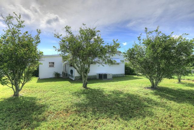 2 of 31 - 912 Oriole Circle, Barefoot Bay, FL