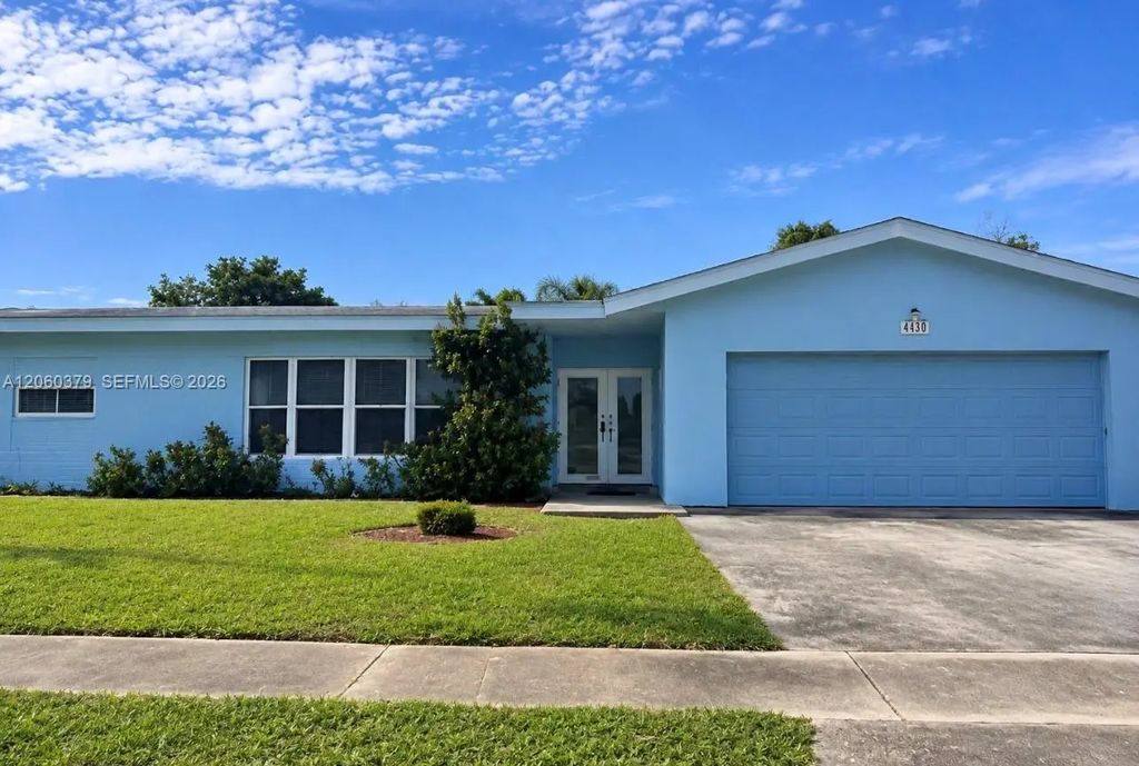 3700 Nw 25th Street, Lauderdale Lakes