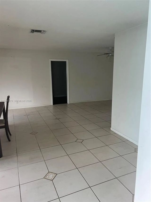 3 of 28 - 3700 Nw 25th Street, Lauderdale Lakes, FL