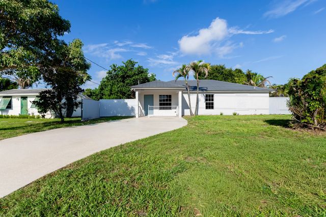 2 of 25 - 5060 Se Ebbtide Avenue, Stuart, FL