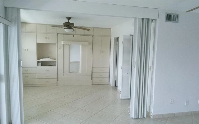 5 of 22 - 465 Paradise Isle Boulevard #307, Hallandale Beach, FL