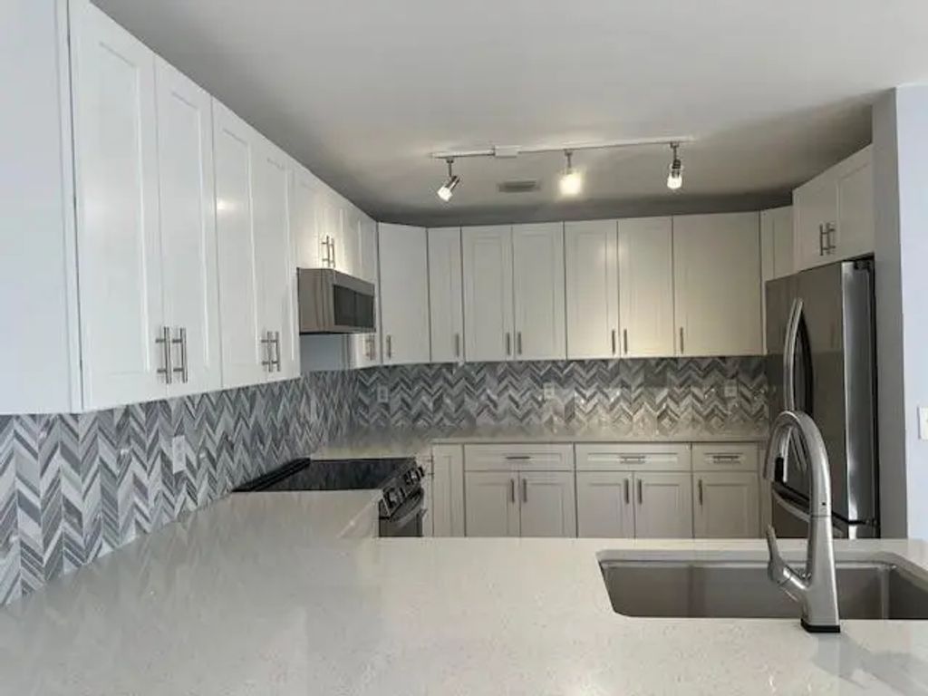 4151 Eastridge Circle, Deerfield Beach