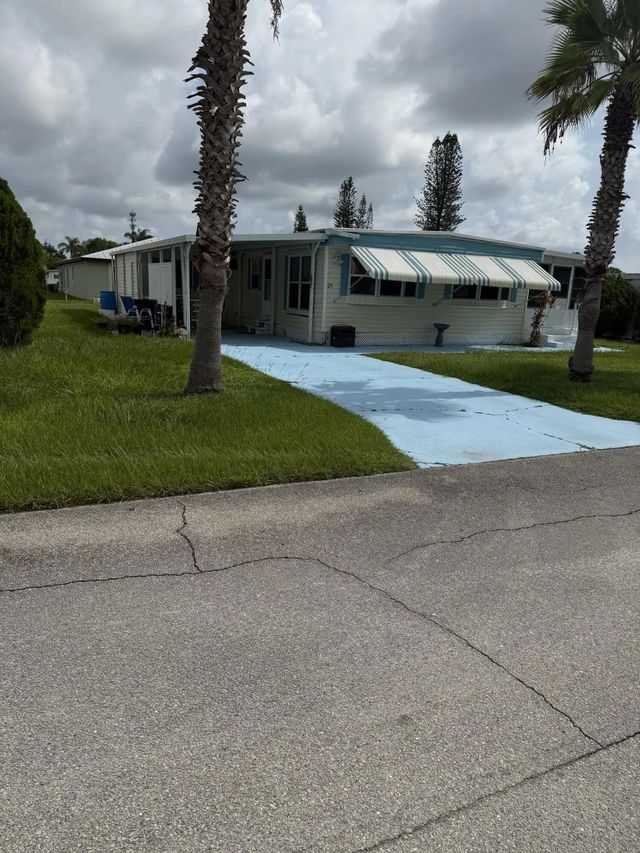 3 of 13 - 29 Golf Drive, Port St. Lucie, FL