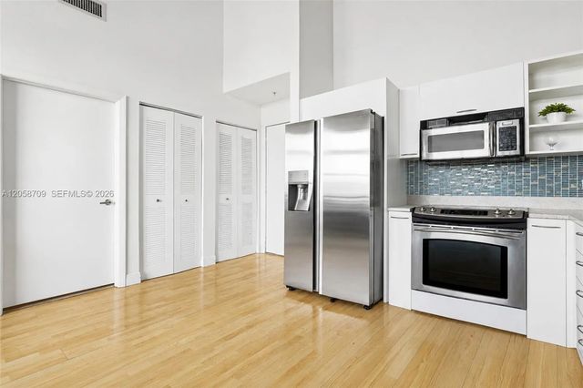 5 of 29 - 133 Ne 2nd Avenue #3617, Miami, FL