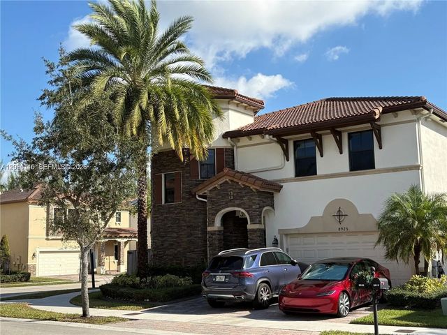 8925 Nw 99th Court, Doral