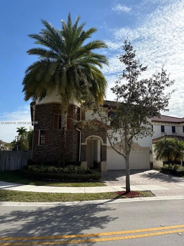 3 of 24 - 8925 Nw 99th Court, Doral, FL