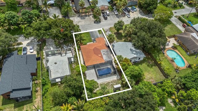 4 of 50 - 1633 Sw 30th Avenue, Fort Lauderdale, FL