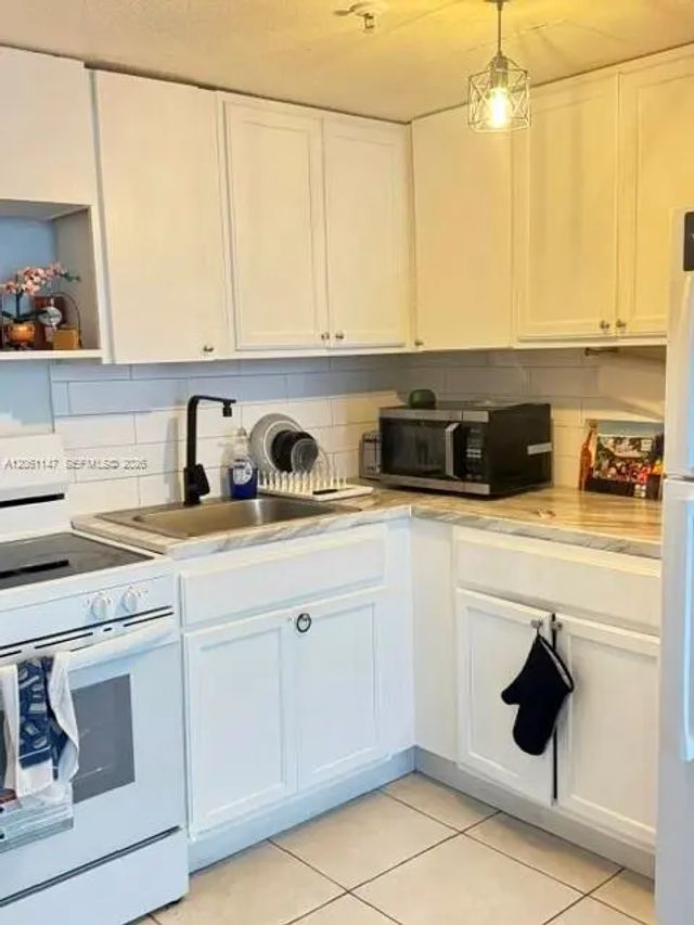4 of 27 - 16450 Nw 2nd Avenue #207, Miami, FL