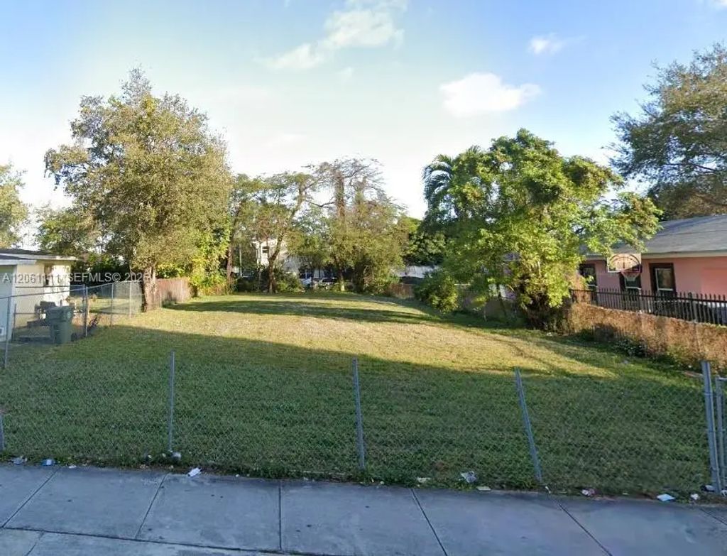 749 Nw 69th Street, Miami