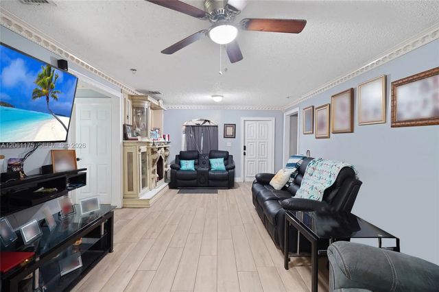 4 of 20 - 20504 Nw 19th Avenue, Miami Gardens, FL