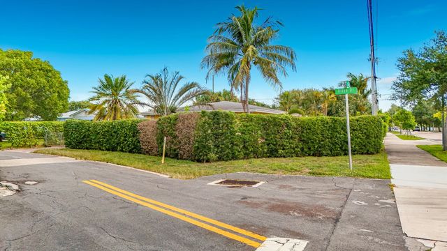 5 of 6 - 4603 S Olive Avenue, West Palm Beach, FL