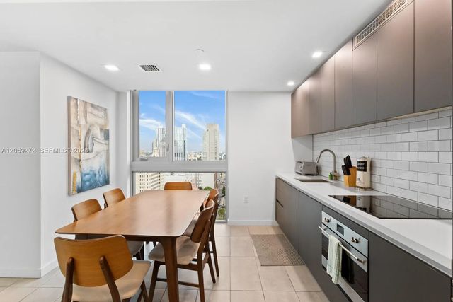 4 of 24 - 227 Ne 2nd Street #2202, Miami, FL