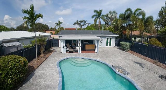 2 of 23 - 4260 Ne 1st Terrace, Oakland Park, FL