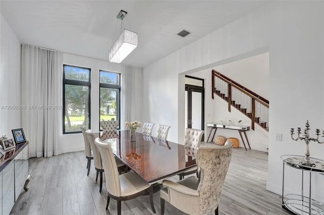 5 of 23 - 5742 E Brookfield Circle E, Hollywood, FL