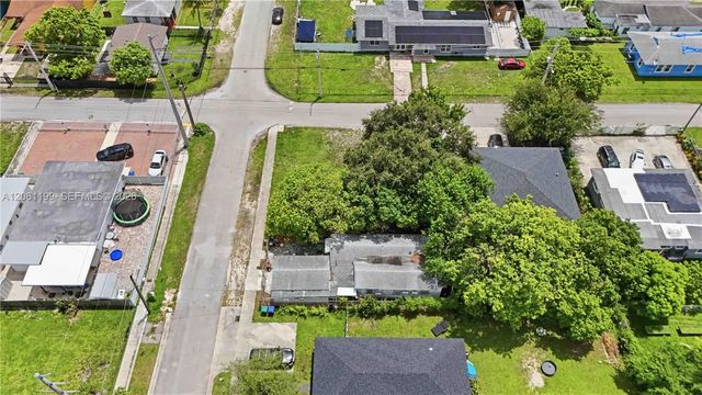 2106 Nw 70th Street, Miami