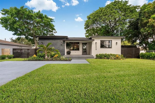 904 Nw 6th Terrace, Hallandale Beach