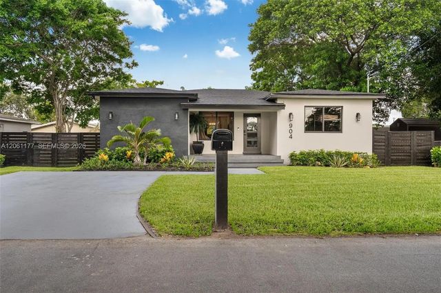 3 of 47 - 904 Nw 6th Terrace, Hallandale Beach, FL
