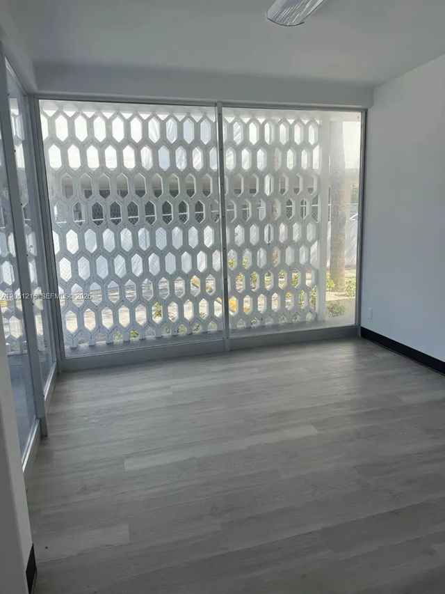 5 of 22 - 2856 E Oakland Park Boulevard, Fort Lauderdale, FL