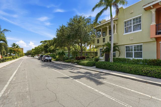 4 of 33 - 219 N L Street #100, Lake Worth Beach, FL