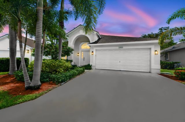 2203 Soundings Court, Greenacres