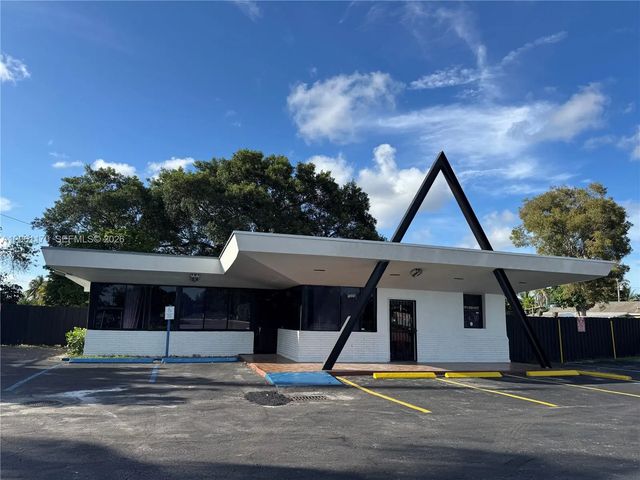 3 of 18 - 1605 Nw 95th Street, Miami, FL