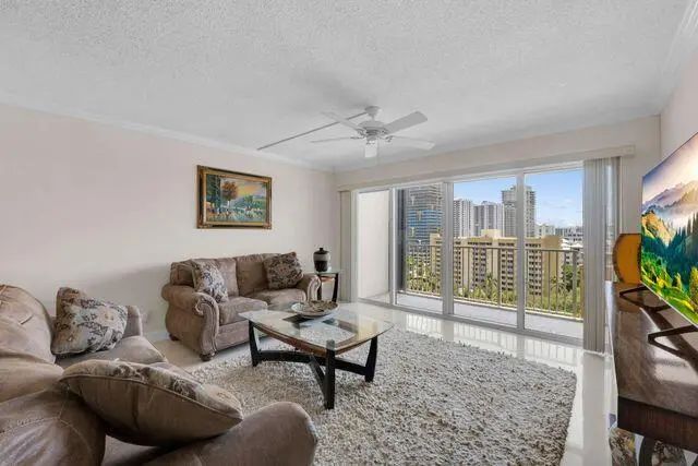 5 of 26 - 1200 Hibiscus Avenue #1406, Pompano Beach, FL