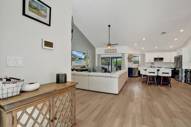 3 of 43 - 1711 W Oak Knoll Circle, Davie, FL