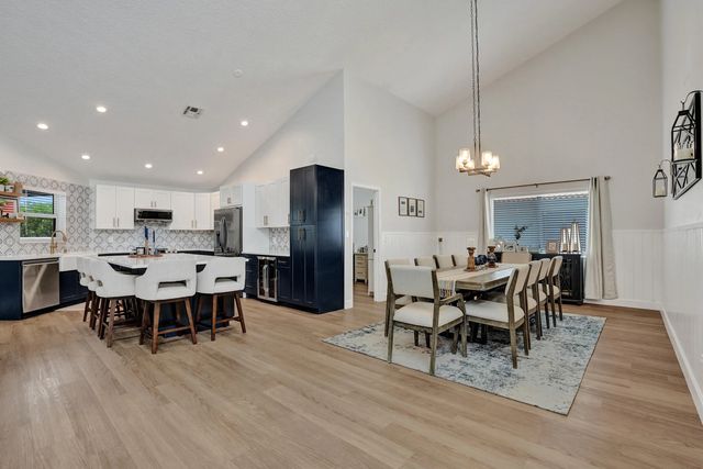 4 of 43 - 1711 W Oak Knoll Circle, Davie, FL