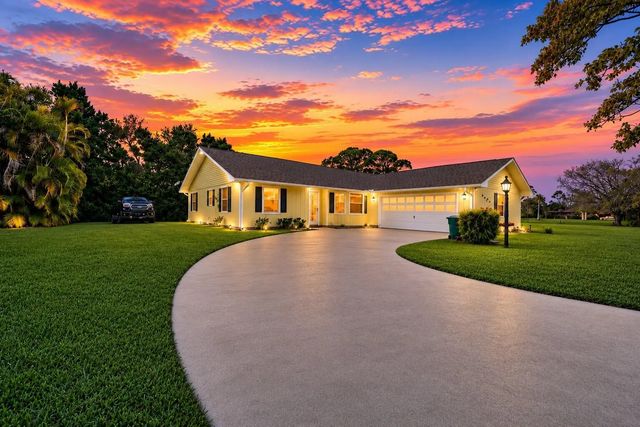 2 of 37 - 8690 Shadylake Lane, Fort Pierce, FL