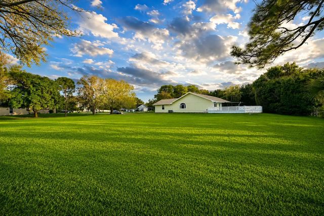 4 of 37 - 8690 Shadylake Lane, Fort Pierce, FL