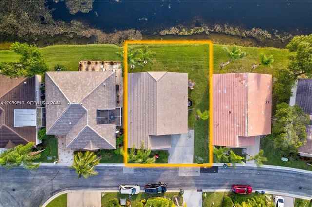 112 Caribe Court, Greenacres