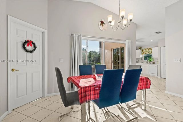 3 of 28 - 112 Caribe Court, Greenacres, FL