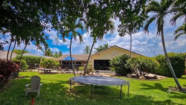 2 of 72 - 244 Walton-heath Drive, Atlantis, FL