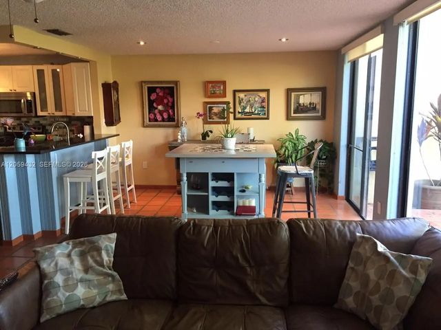 5 of 20 - 3917 Adra Avenue #e-46a, Doral, FL