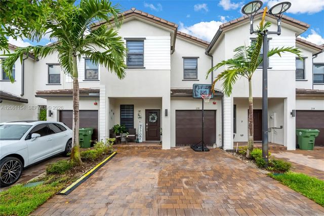 278 Sw 159th Place, Pembroke Pines
