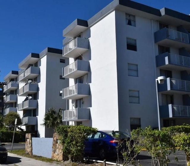 1801 S Treasure Drive #115, North Bay Village