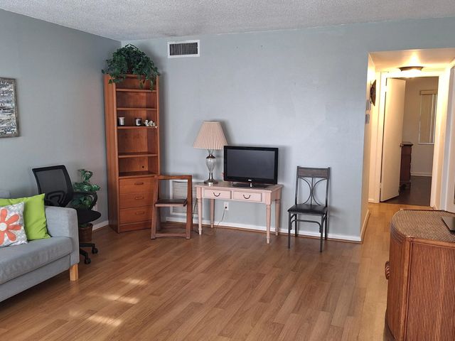 4 of 11 - 252 Bedford J, West Palm Beach, FL