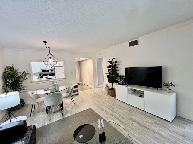 5640 Sw 3rd Place #217, Margate