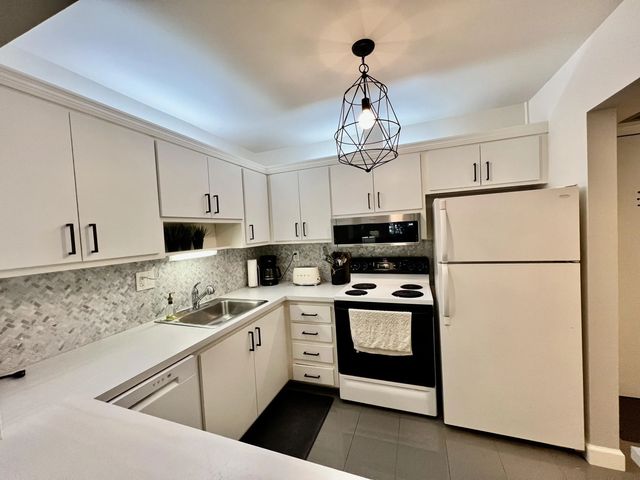 4 of 34 - 5640 Sw 3rd Place #217, Margate, FL