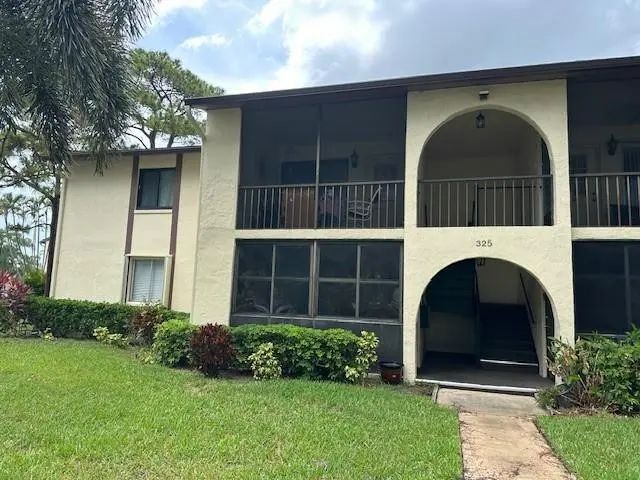 325 Knotty Pine Circle #a-1, Greenacres