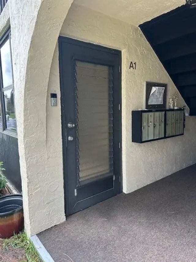 2 of 40 - 325 Knotty Pine Circle #a-1, Greenacres, FL