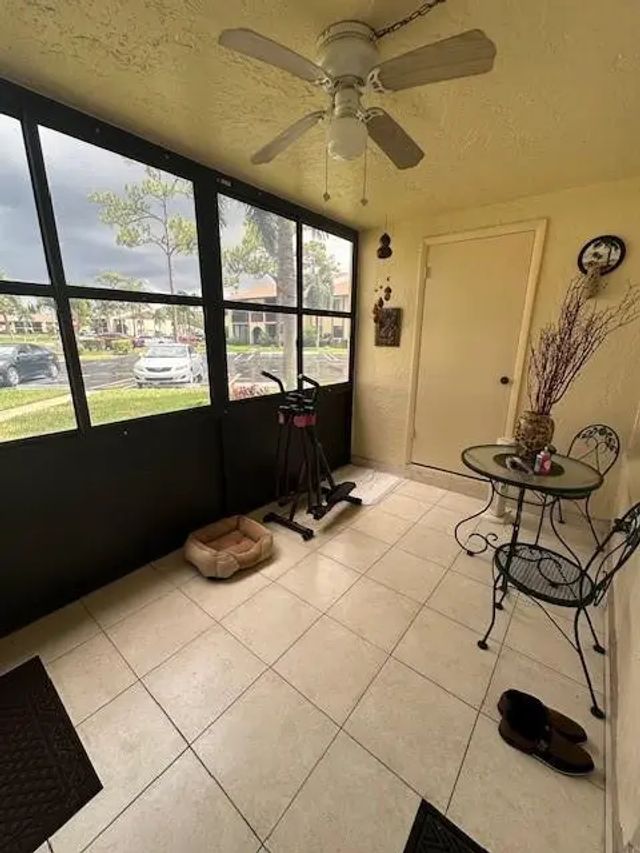 5 of 40 - 325 Knotty Pine Circle #a-1, Greenacres, FL