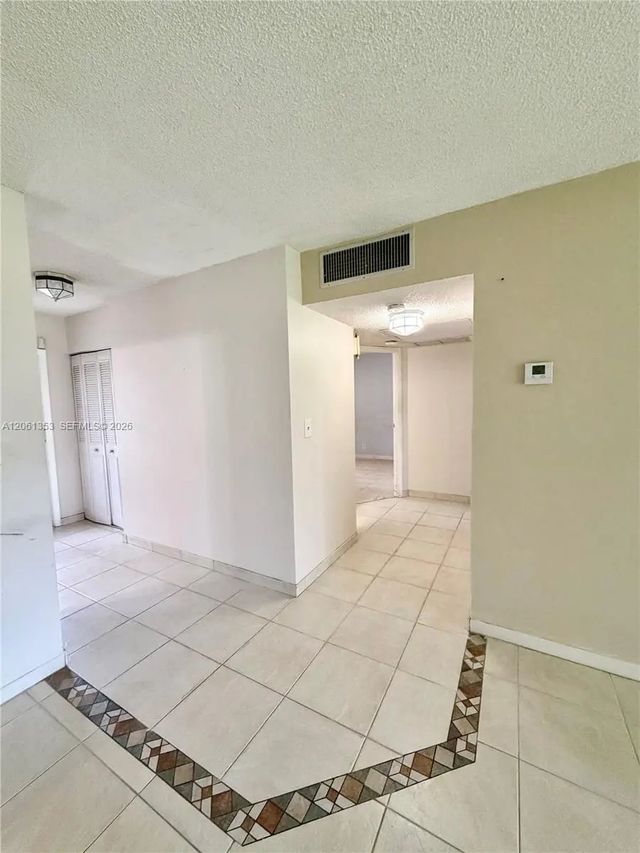 5 of 11 - 5001 Nw 34th Street #102, Lauderdale Lakes, FL