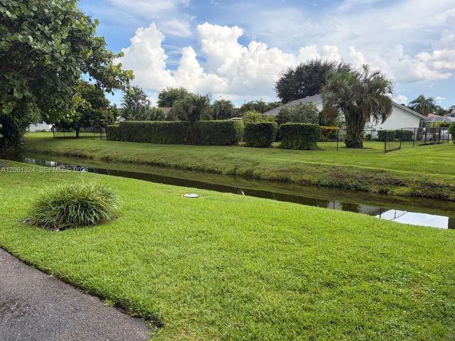 2 of 22 - 11858 E Brier Patch Court E, Wellington, FL