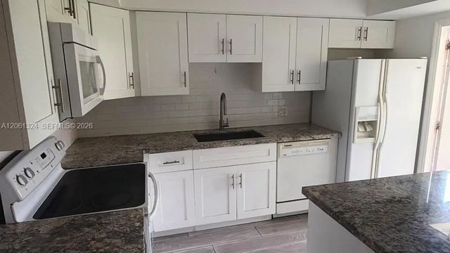 3 of 22 - 11858 E Brier Patch Court E, Wellington, FL