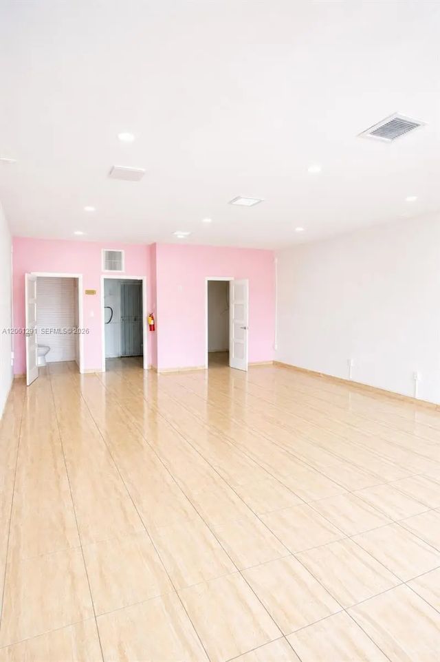 4 of 6 - N/A, Miami Gardens, FL