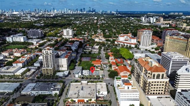 2 of 8 - 1919 1923 Ponce De Leon Boulevard, Coral Gables, FL