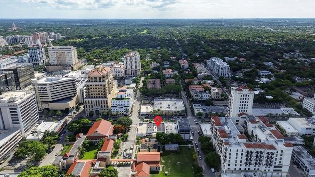 4 of 8 - 1919 1923 Ponce De Leon Boulevard, Coral Gables, FL